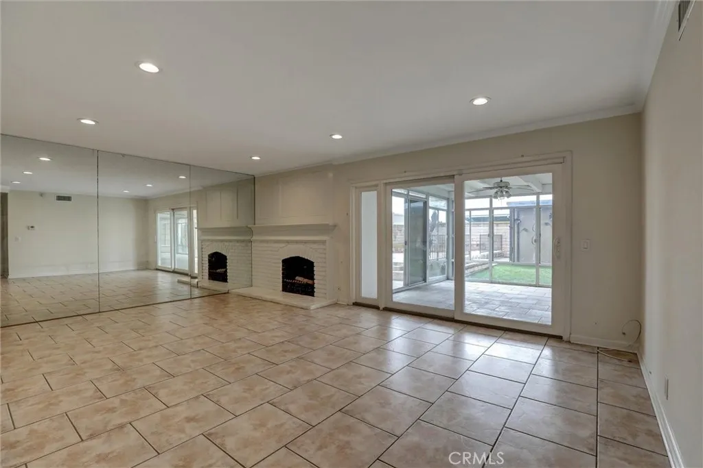 1652 Lance, Tustin, California 92780 home-pic-8
