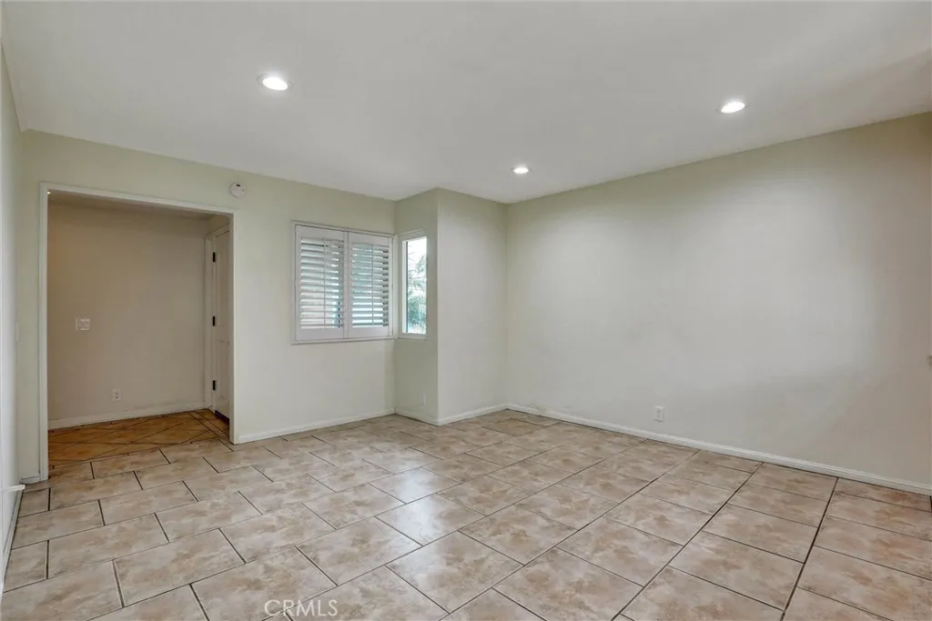 1652 Lance, Tustin, California 92780 home-pic-25