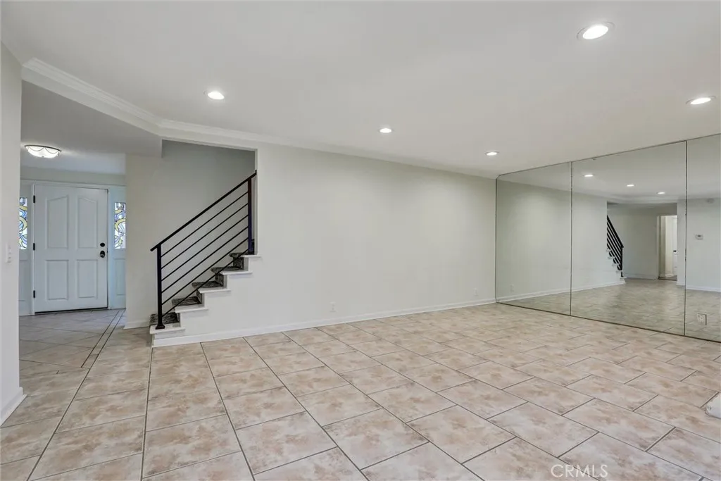 1652 Lance, Tustin, California 92780 home-pic-6
