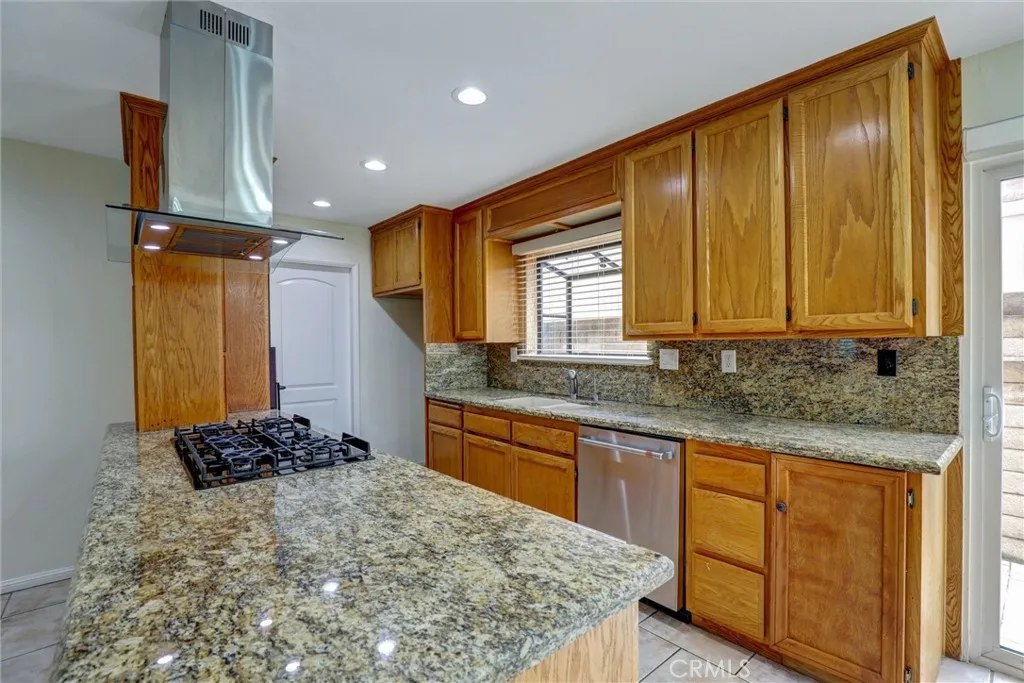1652 Lance, Tustin, California 92780 home-pic-2