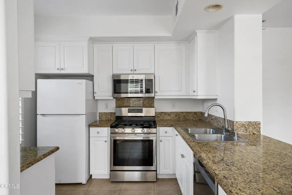 5326 Gillespie Street, Ventura, California 93003 home-pic-15