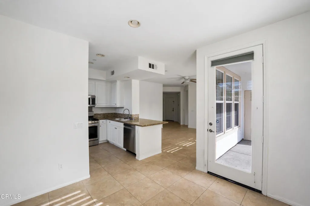 5326 Gillespie Street, Ventura, California 93003 home-pic-19