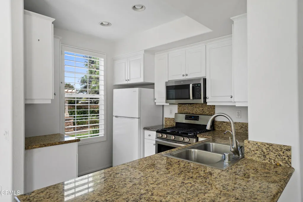 5326 Gillespie Street, Ventura, California 93003 home-pic-3