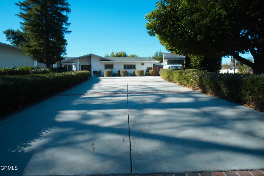 1781 El Monte Drive, Thousand Oaks, California 91362 home-pic-1