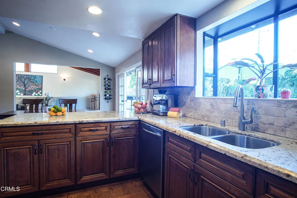 1781 El Monte Drive, Thousand Oaks, California 91362 home-pic-16