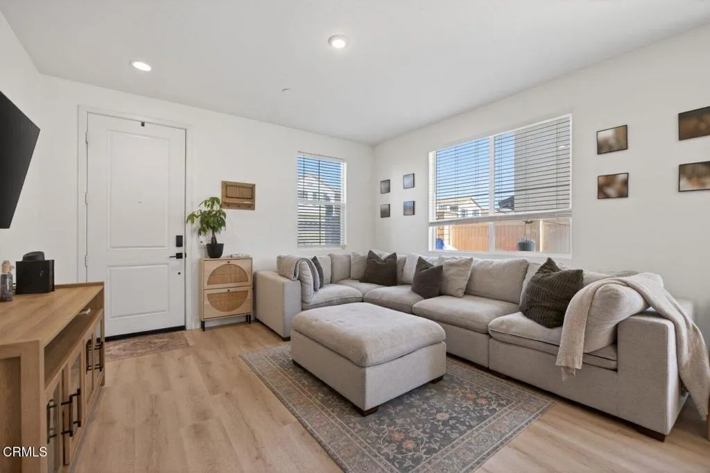 1936 Tangelo Way, Santa Paula, California 93060 home-pic-4
