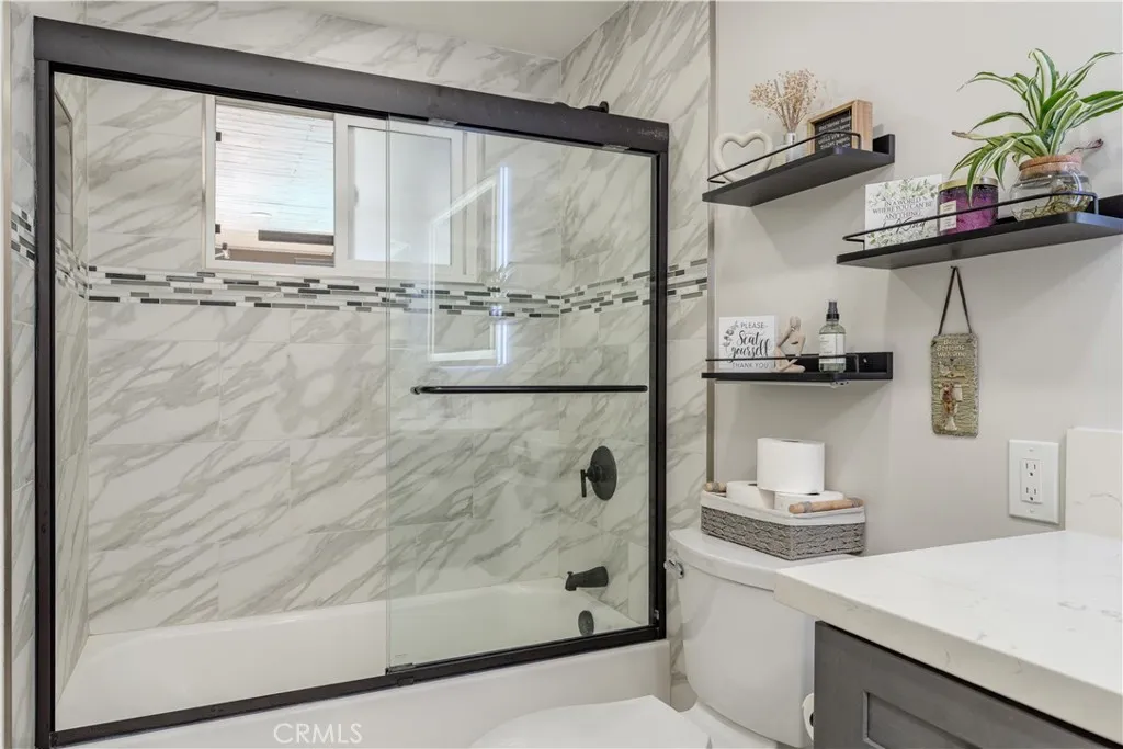 Main House Secondary Bathroom