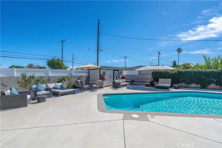 Outdoor Pool & Lounging Area
