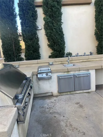 clubhouse outside 1