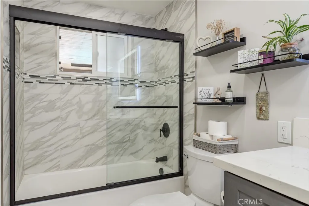 Main House Secondary Bathroom