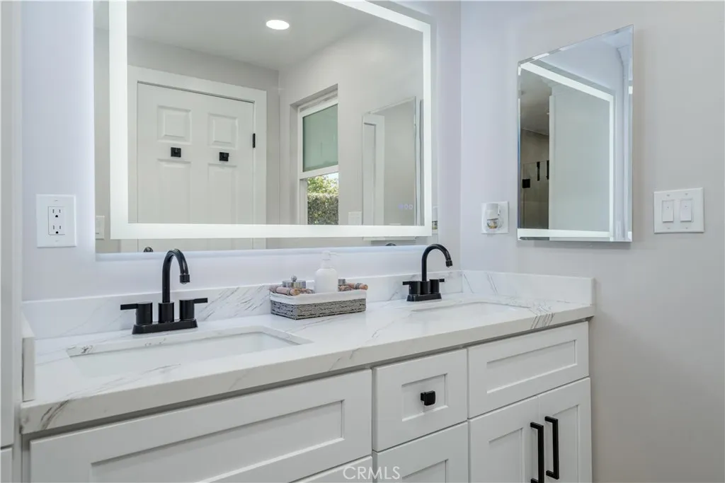 Main House Primary Bathroom