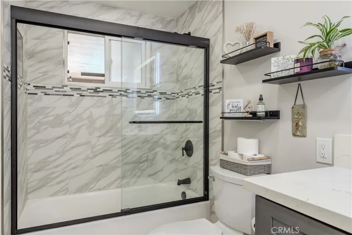 Main House Secondary Bathroom