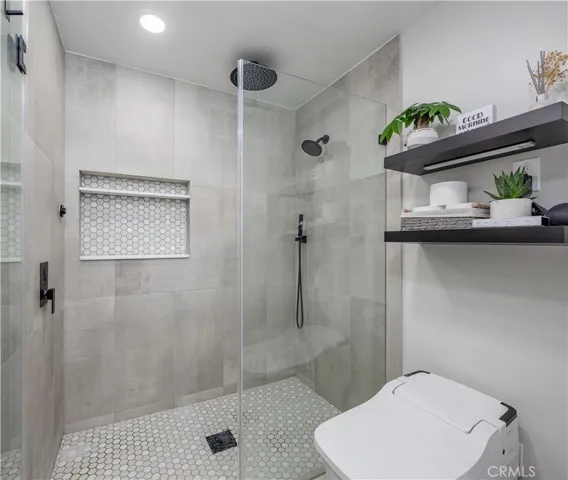 Main House Primary Bathroom