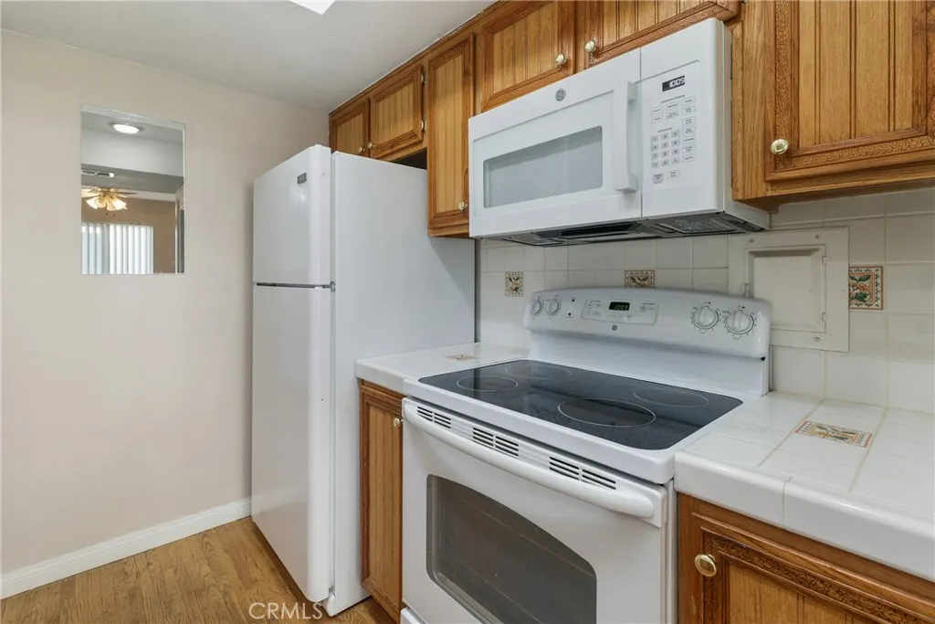 3045 Knollwood Avenue, La Verne, California 91750 home-pic-14