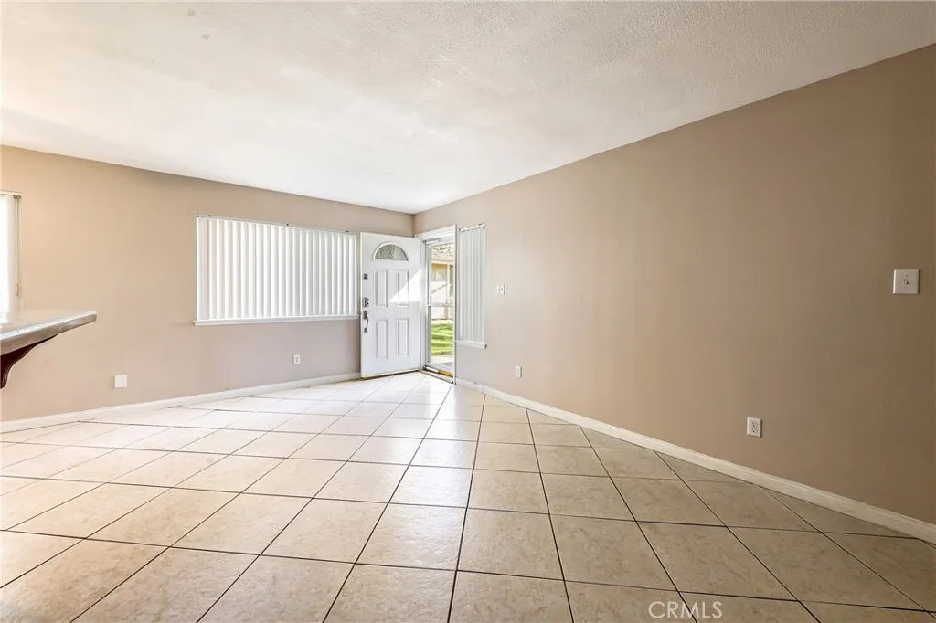 3045 Knollwood Avenue, La Verne, California 91750 home-pic-4