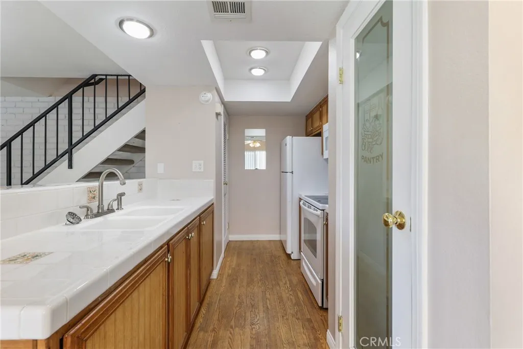 3045 Knollwood Avenue, La Verne, California 91750 home-pic-13