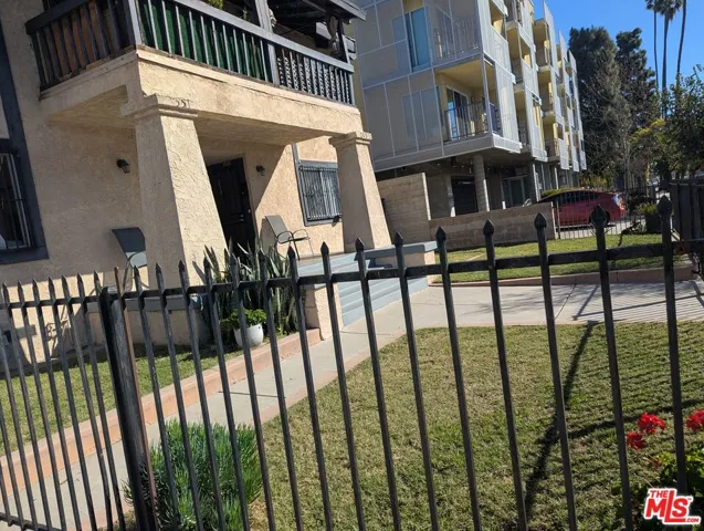 545 W 41st Street, Los Angeles, California 90037