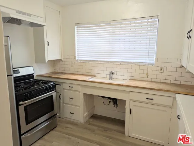 545 W 41st Street, Los Angeles, California 90037