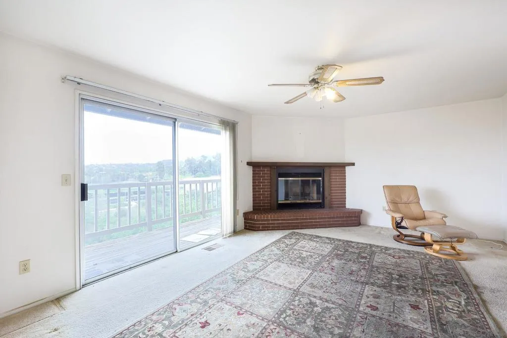 221 Colina Ter, Vista, California 92084 home-pic-11