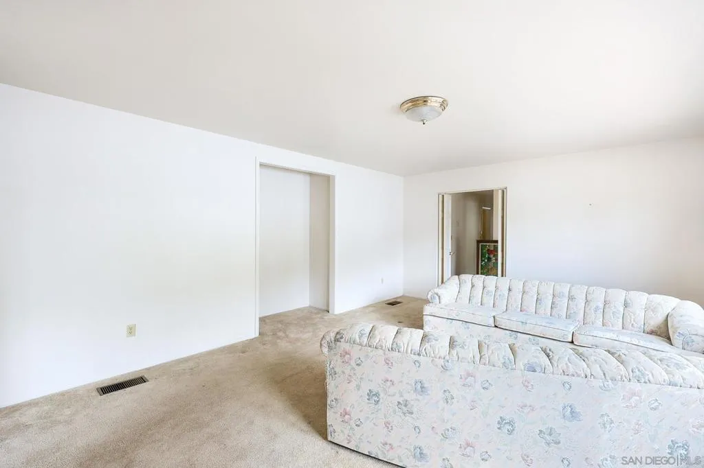 221 Colina Ter, Vista, California 92084 home-pic-30