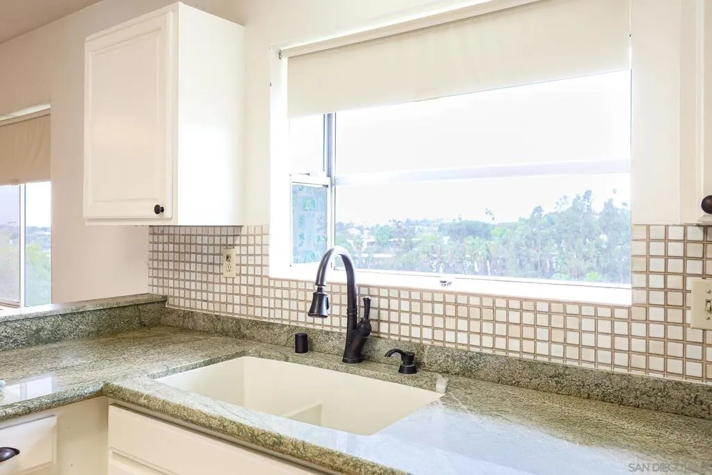 221 Colina Ter, Vista, California 92084 home-pic-15