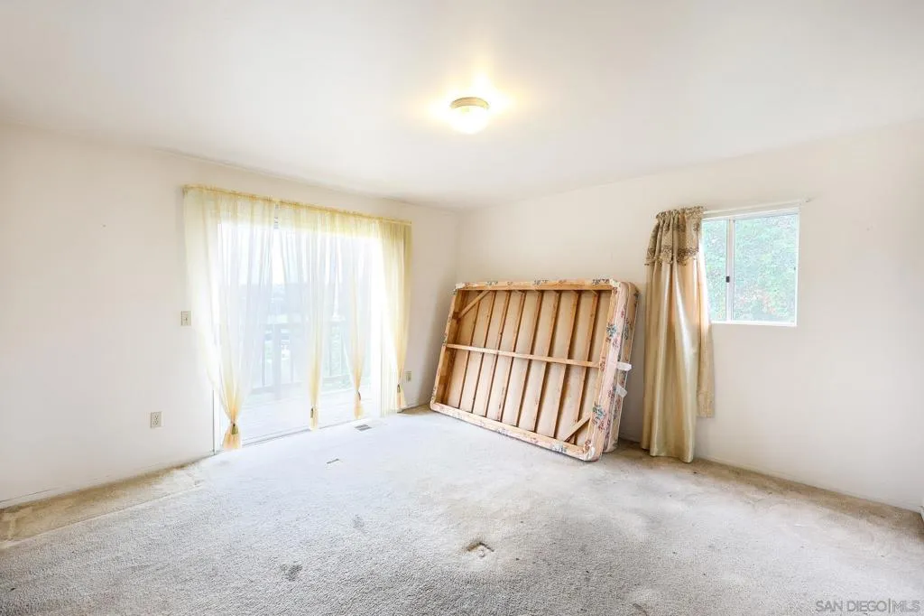 221 Colina Ter, Vista, California 92084 home-pic-35