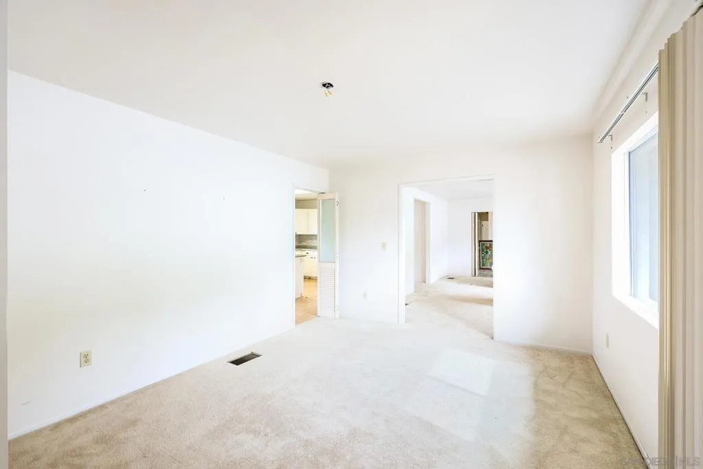221 Colina Ter, Vista, California 92084 home-pic-27