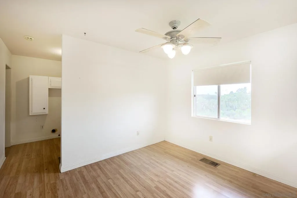 221 Colina Ter, Vista, California 92084 home-pic-20