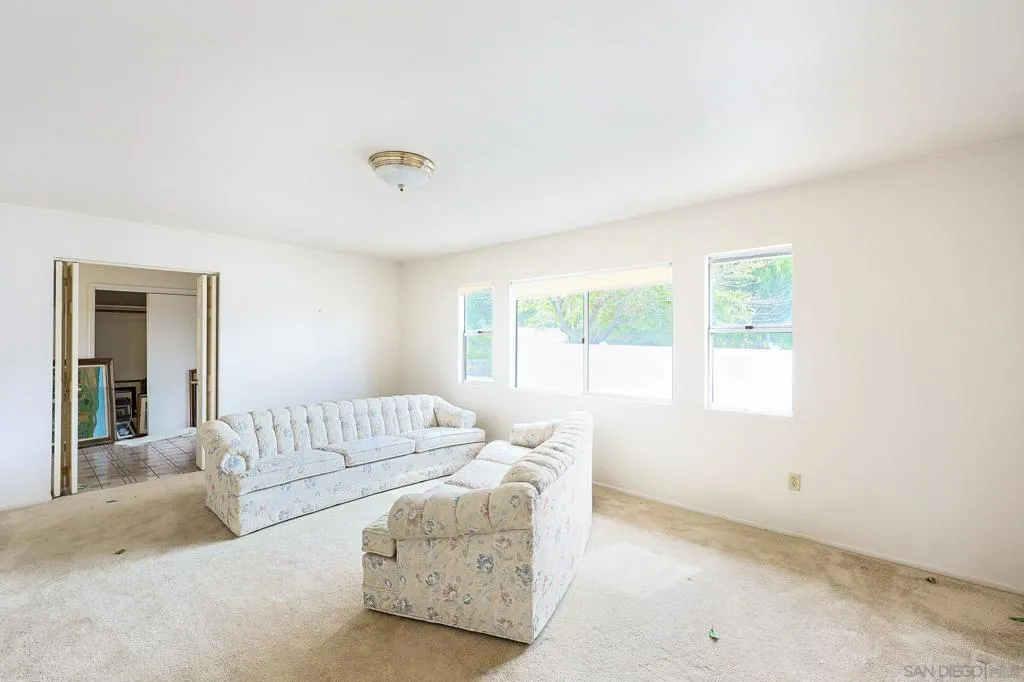 221 Colina Ter, Vista, California 92084 home-pic-29