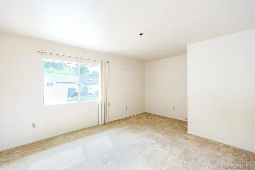 221 Colina Ter, Vista, California 92084 home-pic-24