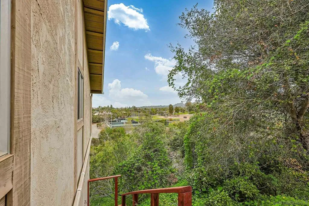221 Colina Ter, Vista, California 92084 home-pic-48