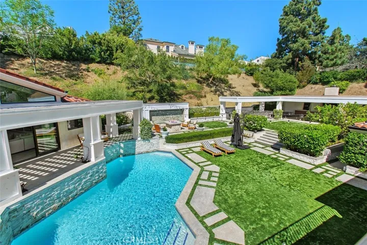 4 Inverness Lane, Newport Beach, California 92660