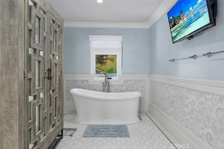 4 Inverness Lane, Newport Beach, California 92660