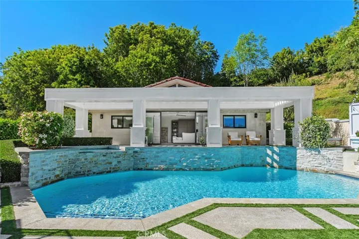 4 Inverness Lane, Newport Beach, California 92660
