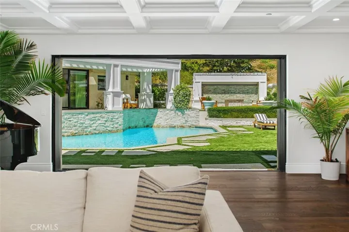 4 Inverness Lane, Newport Beach, California 92660