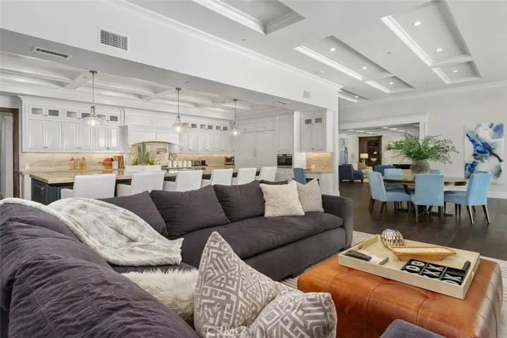 4 Inverness Lane, Newport Beach, California 92660