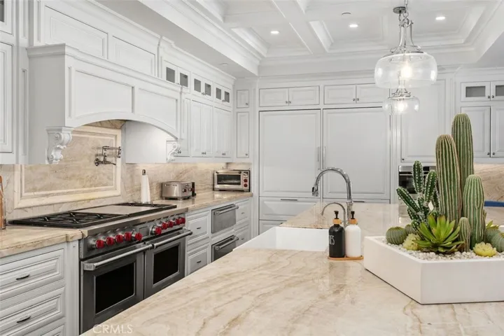 4 Inverness Lane, Newport Beach, California 92660