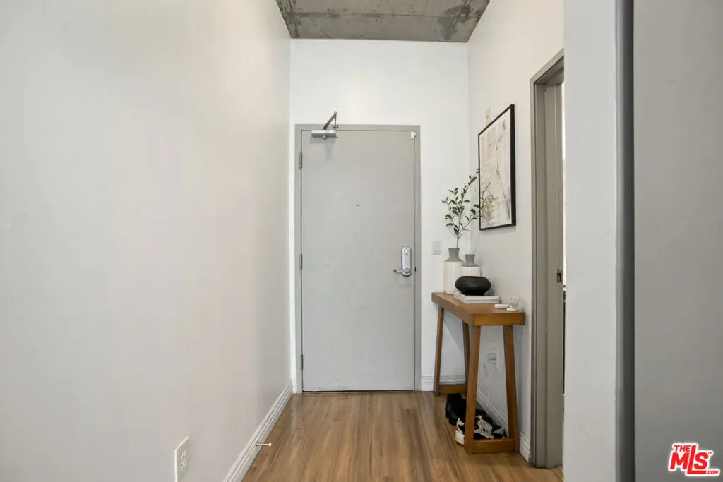 645 W 9th Street 529, Los Angeles, California 90015 home-pic-3