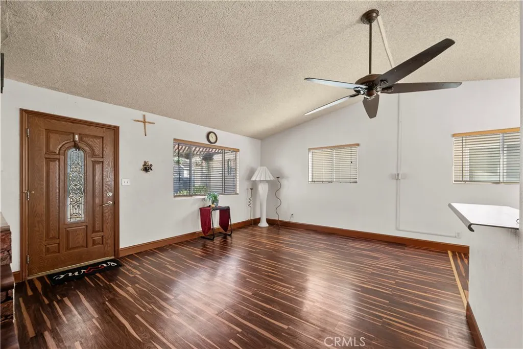 30602 San Martinez, Castaic, California 91384 home-pic-2