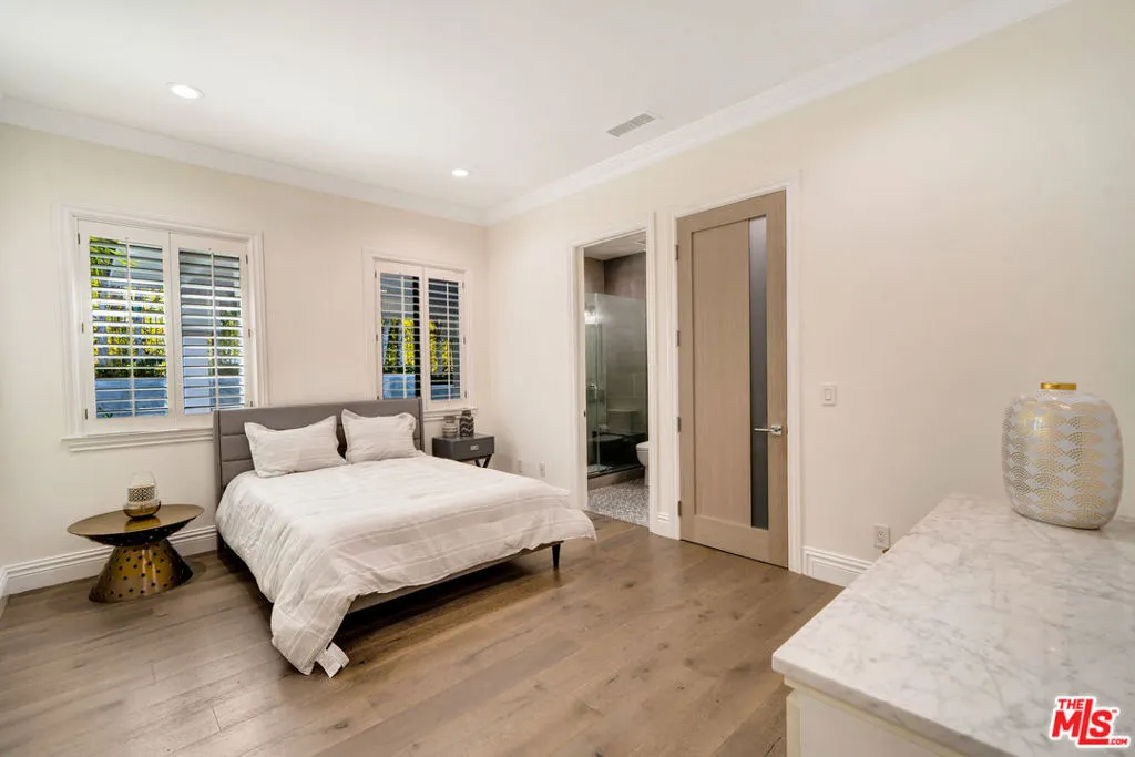 19034 Ashurst Lane, Tarzana, California 91356 home-pic-37