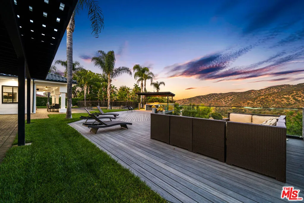 19034 Ashurst Lane, Tarzana, California 91356 home-pic-6