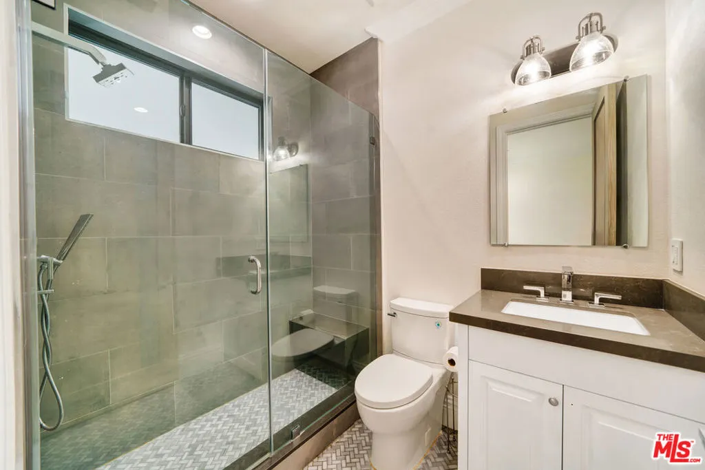 19034 Ashurst Lane, Tarzana, California 91356 home-pic-38