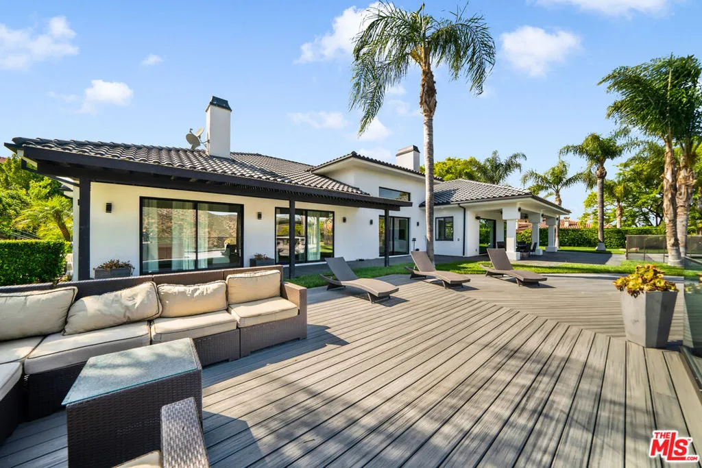19034 Ashurst Lane, Tarzana, California 91356 home-pic-44