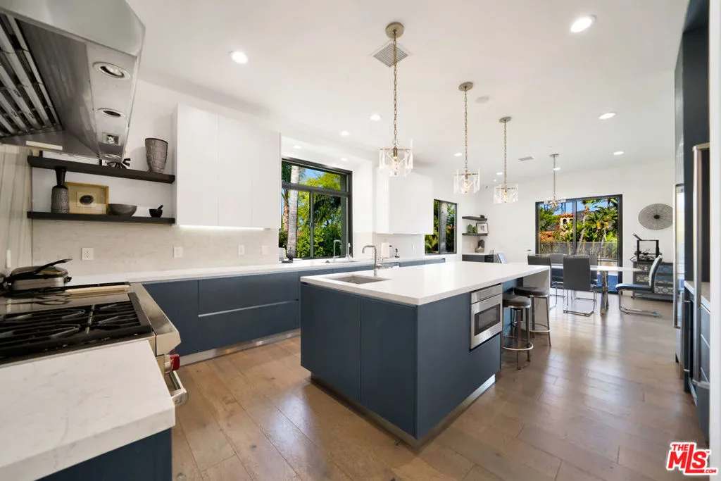 19034 Ashurst Lane, Tarzana, California 91356 home-pic-25