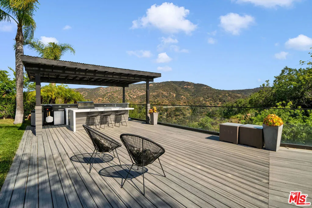 19034 Ashurst Lane, Tarzana, California 91356 home-pic-45