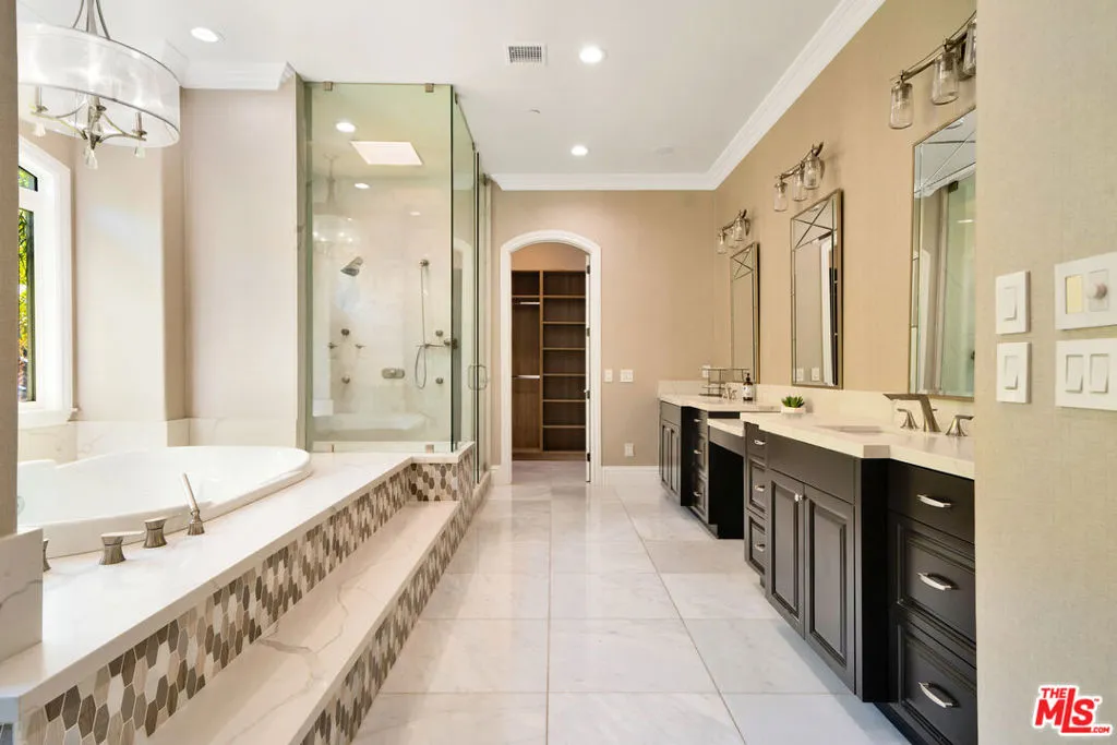 19034 Ashurst Lane, Tarzana, California 91356 home-pic-31