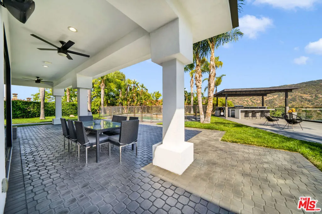 19034 Ashurst Lane, Tarzana, California 91356 home-pic-43