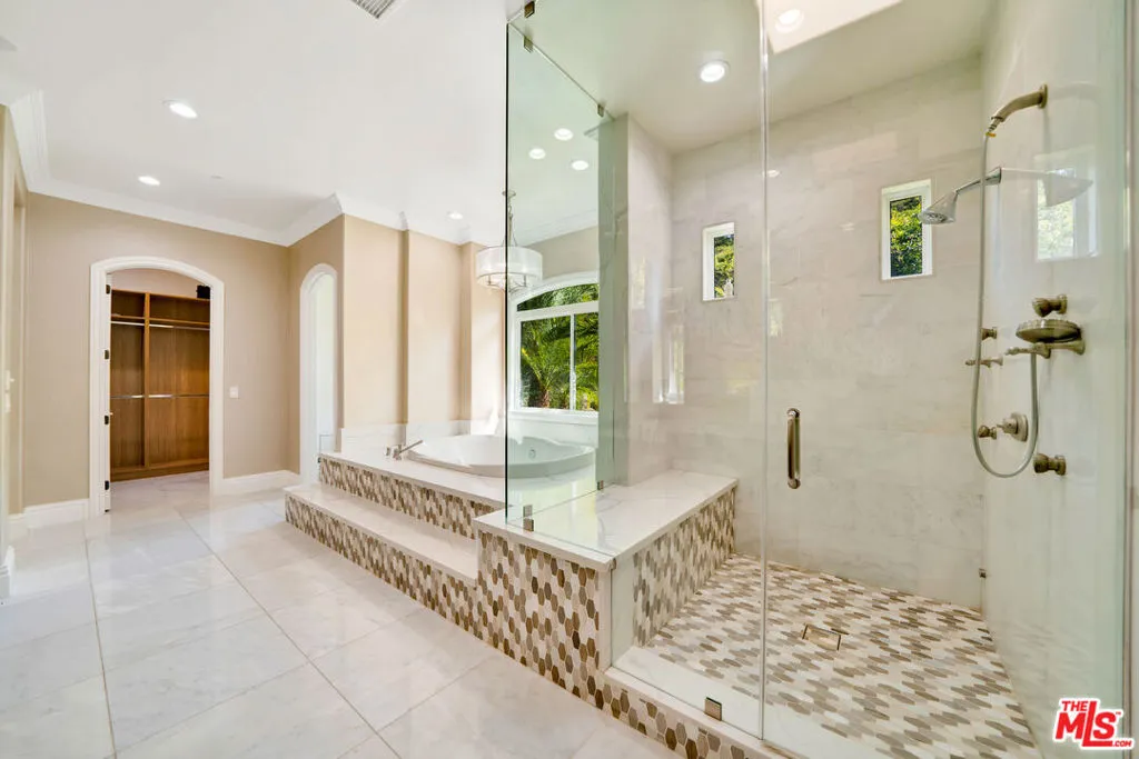 19034 Ashurst Lane, Tarzana, California 91356 home-pic-32