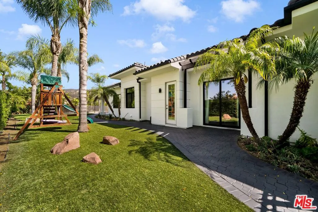 19034 Ashurst Lane, Tarzana, California 91356 home-pic-41