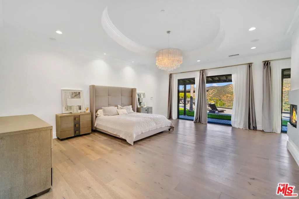 19034 Ashurst Lane, Tarzana, California 91356 home-pic-27